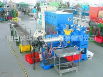 Pin hose extruder